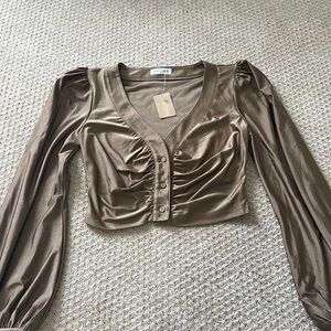 Cropped long sleeve top